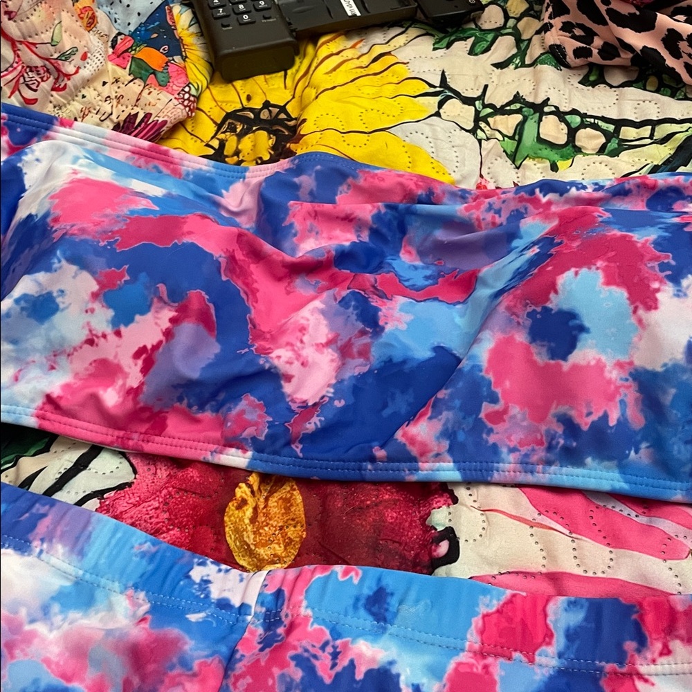 Colorful Tie-Dye Bikini Set - Picture 3 of 4